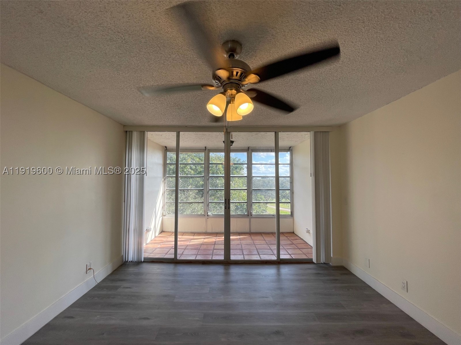 9471 Evergreen Pl 401 Property Photo 6