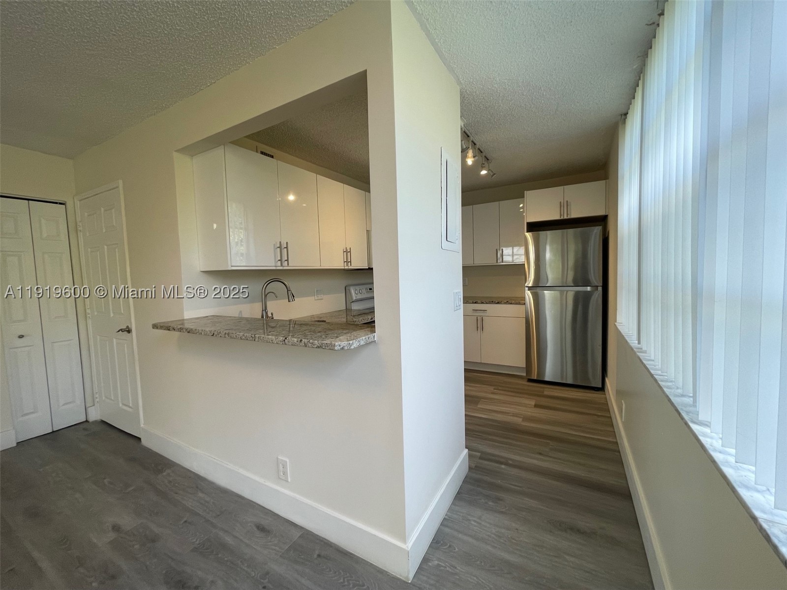 9471 Evergreen Pl 401 Property Photo 12