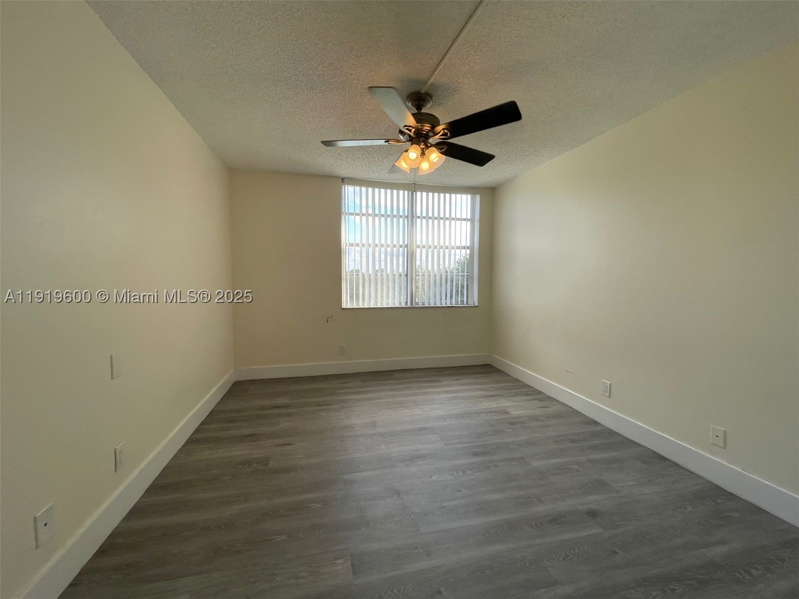 9471 Evergreen Pl 401 Property Photo 19
