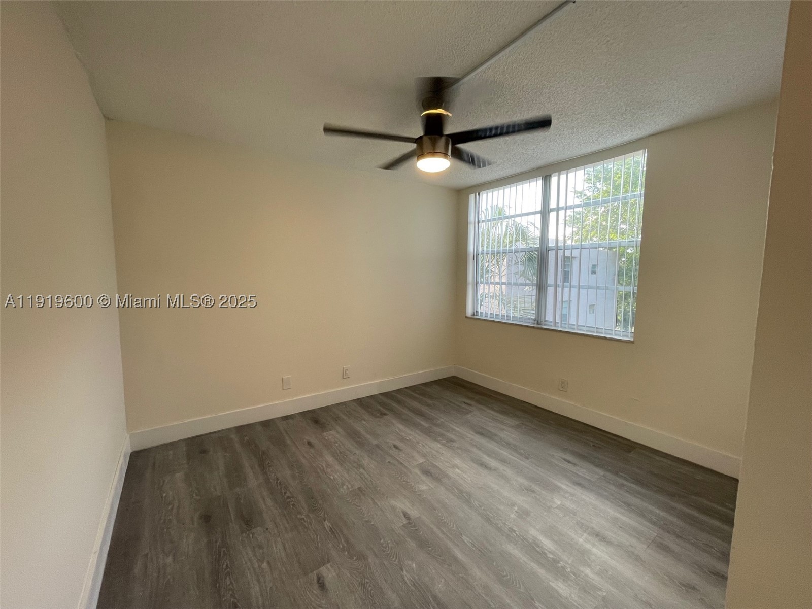 9471 Evergreen Pl 401 Property Photo 25