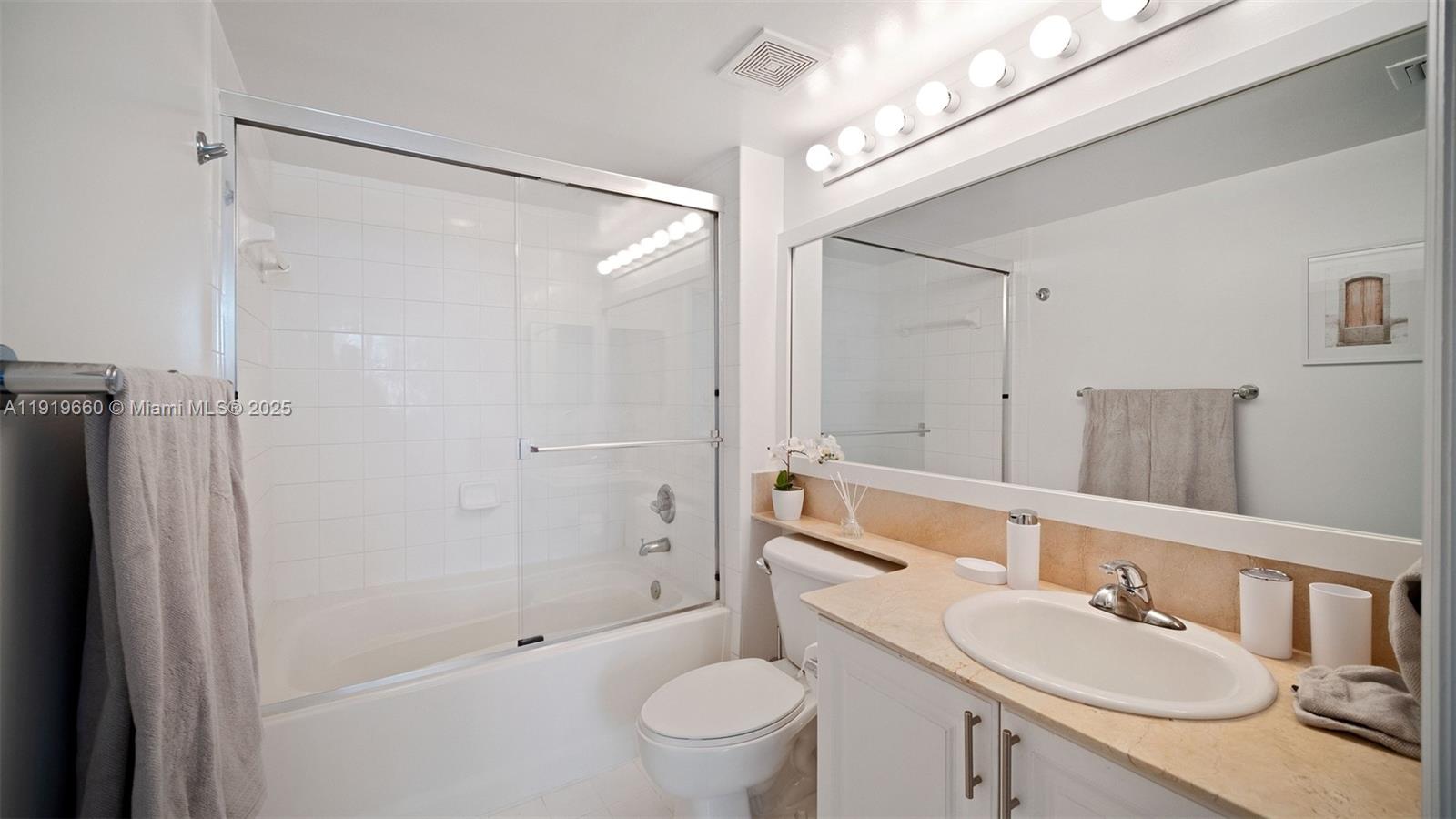 1155 Brickell Bay Dr 2203 Property Photo 18