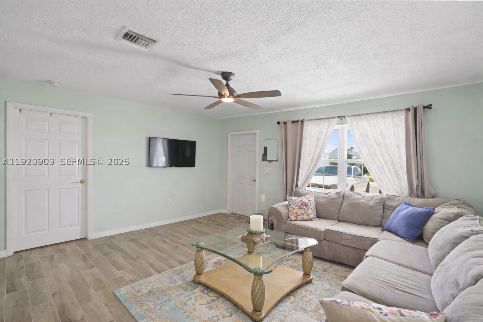 142 Nw 10th Ct Property Photo 5