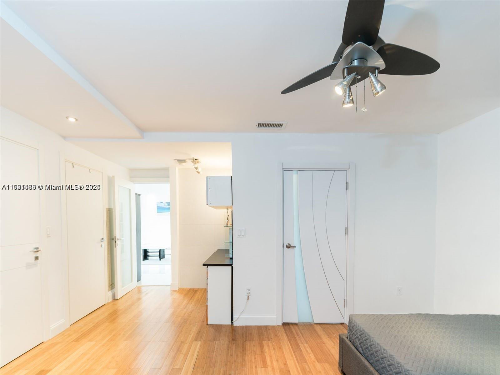 1509 Fletcher St Property Photo 3