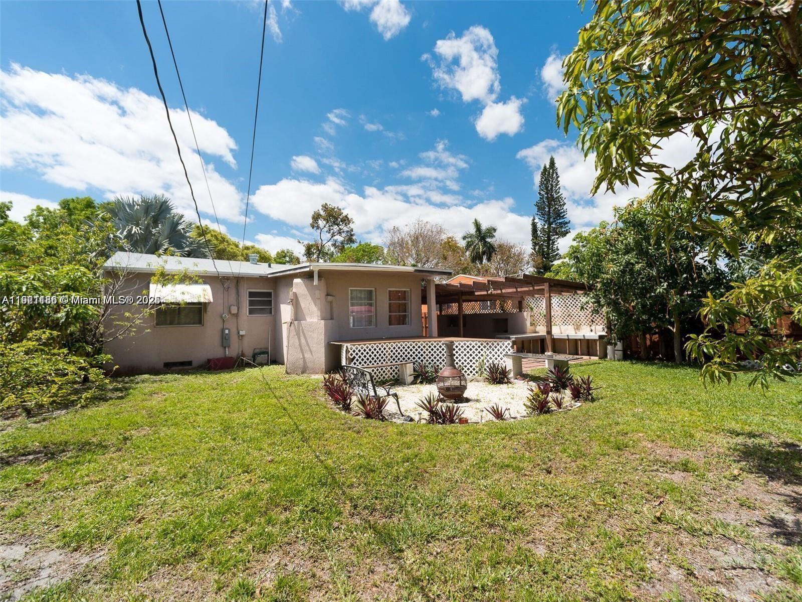 1509 Fletcher St Property Photo 16