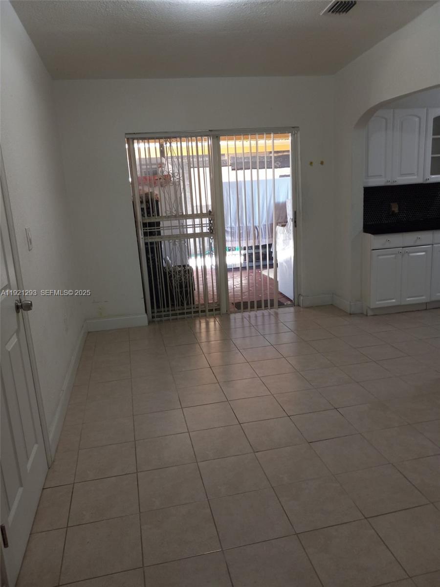3041 Nw 95th Ter Property Photo 11