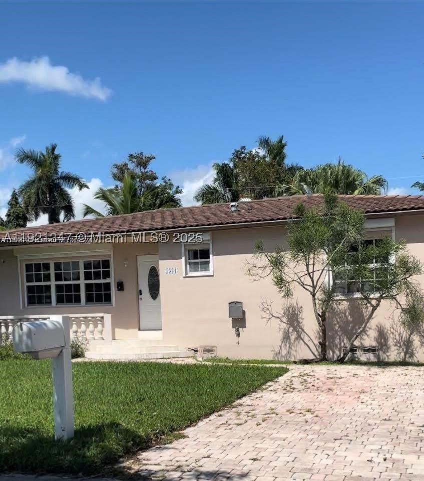 1531 Moffett St (AVAILABLE NOW) 0 Property Photo 1