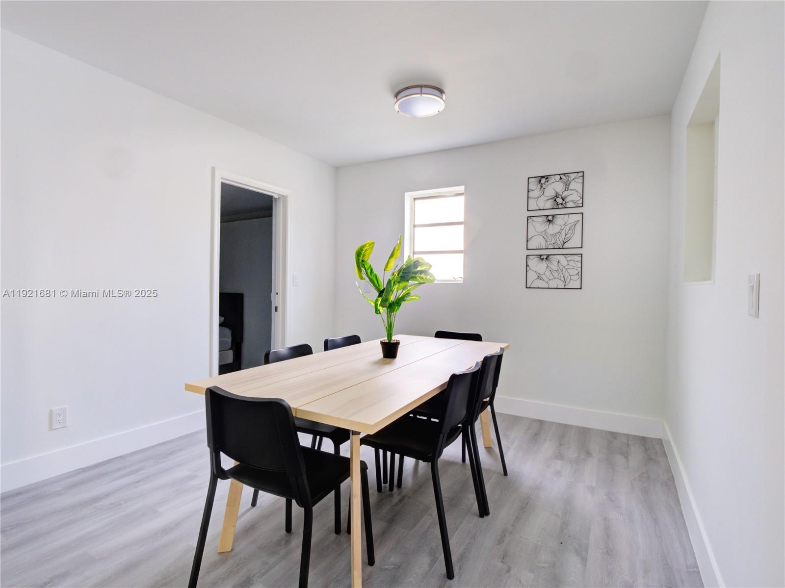 2703 Adams St Property Photo 11
