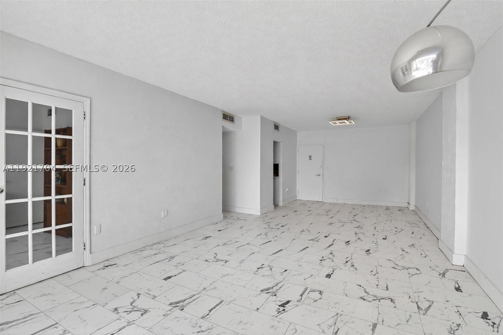 300 Bayview Dr 308 Property Photo 6
