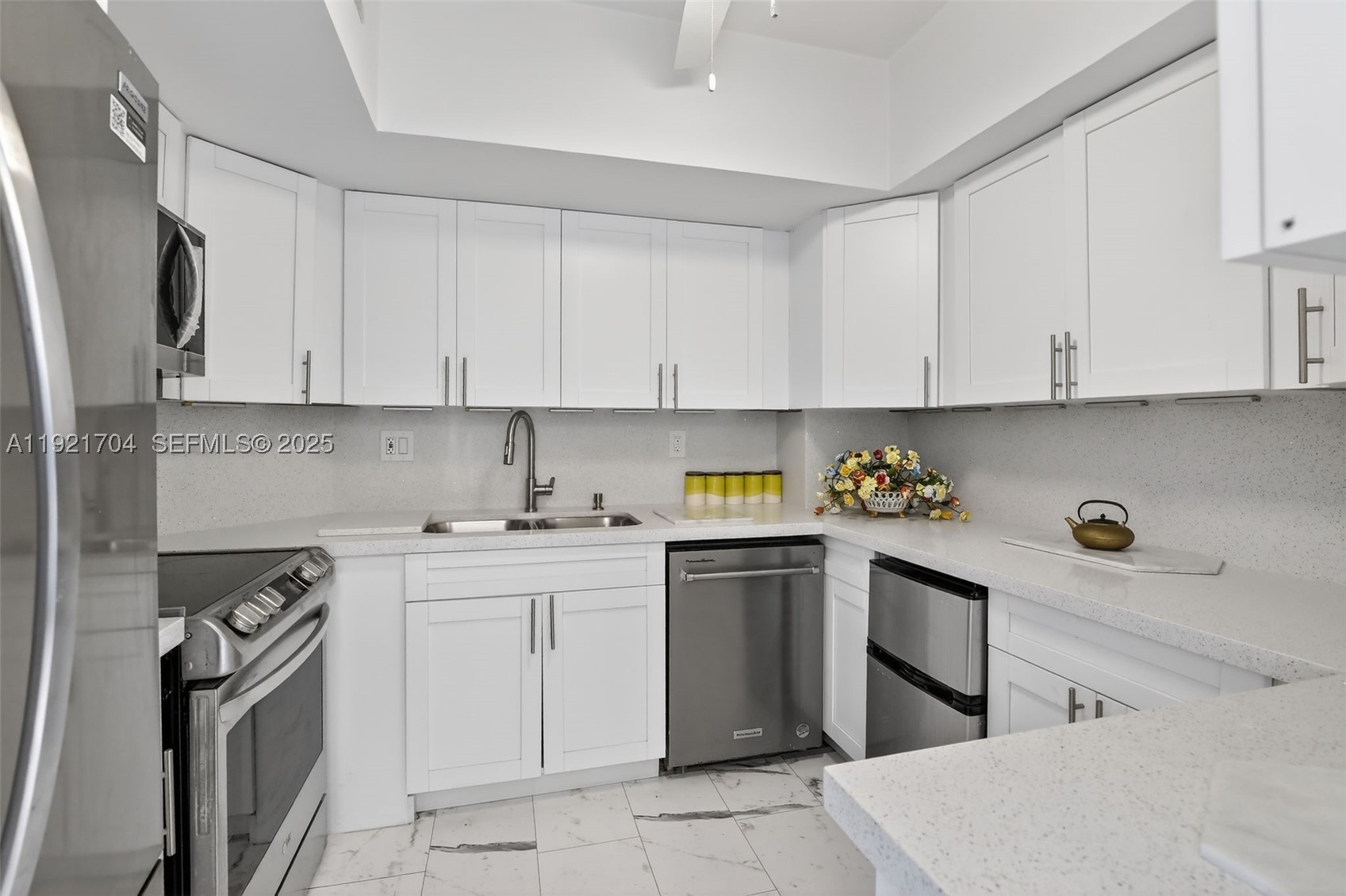 300 Bayview Dr 308 Property Photo 10