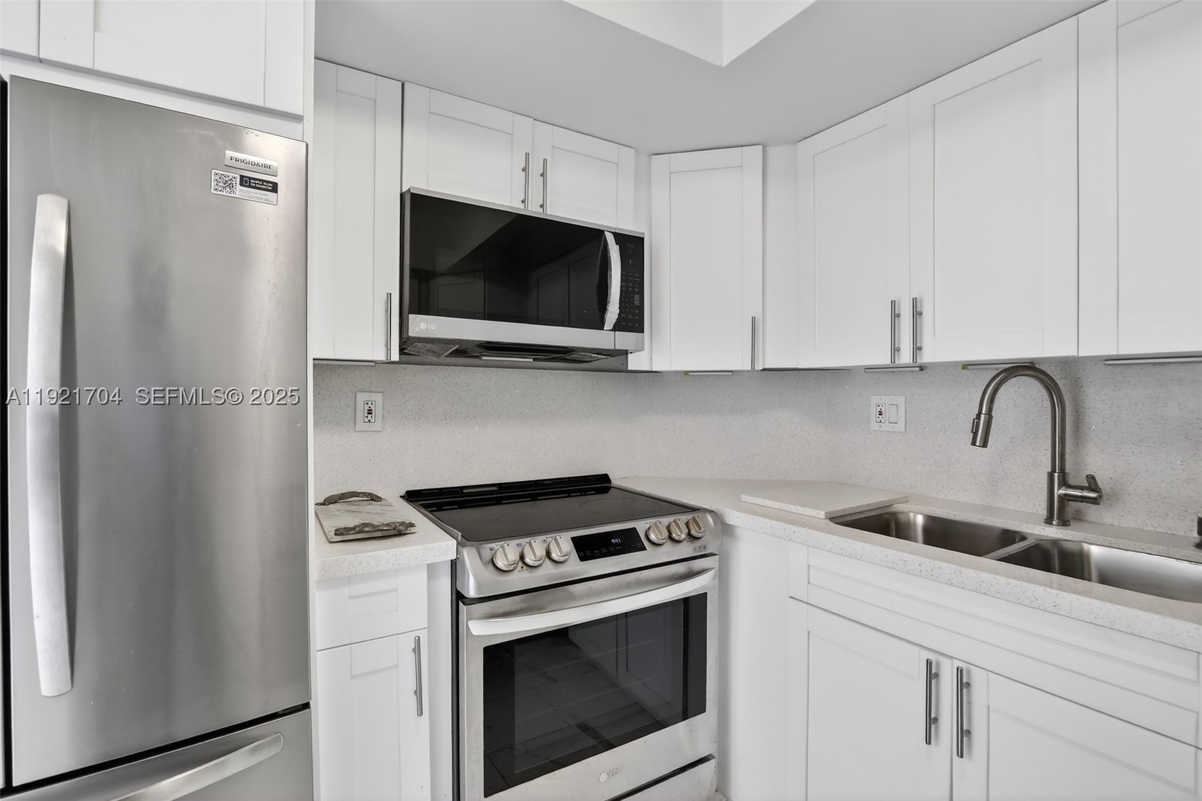 300 Bayview Dr 308 Property Photo 11