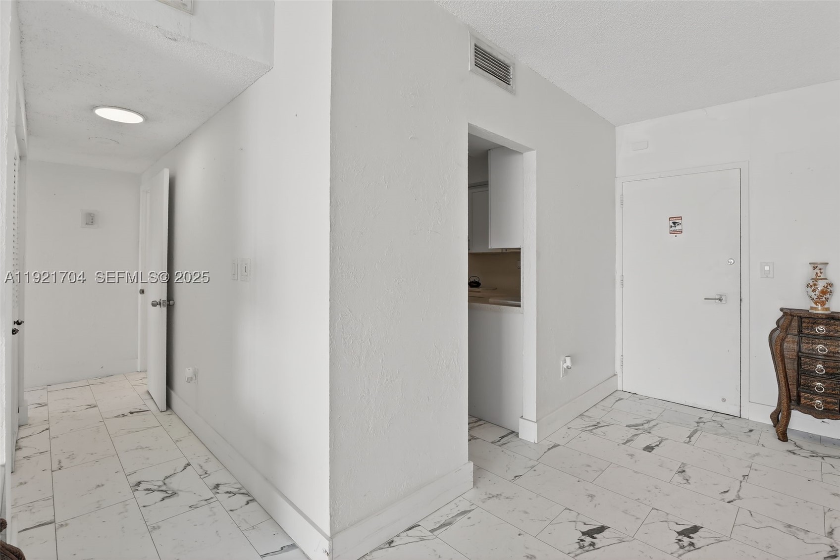 300 Bayview Dr 308 Property Photo 14