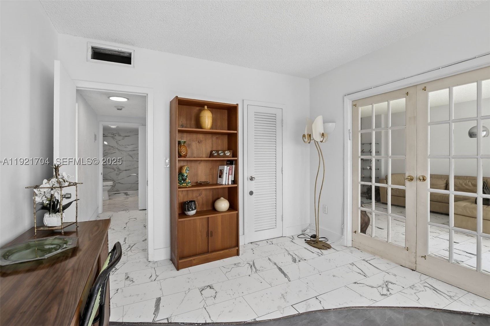 300 Bayview Dr 308 Property Photo 32