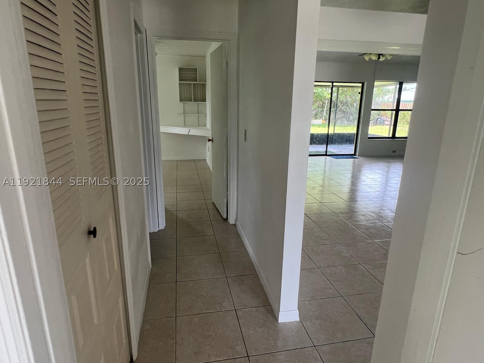 2410 Se Renick Ave Property Photo 5