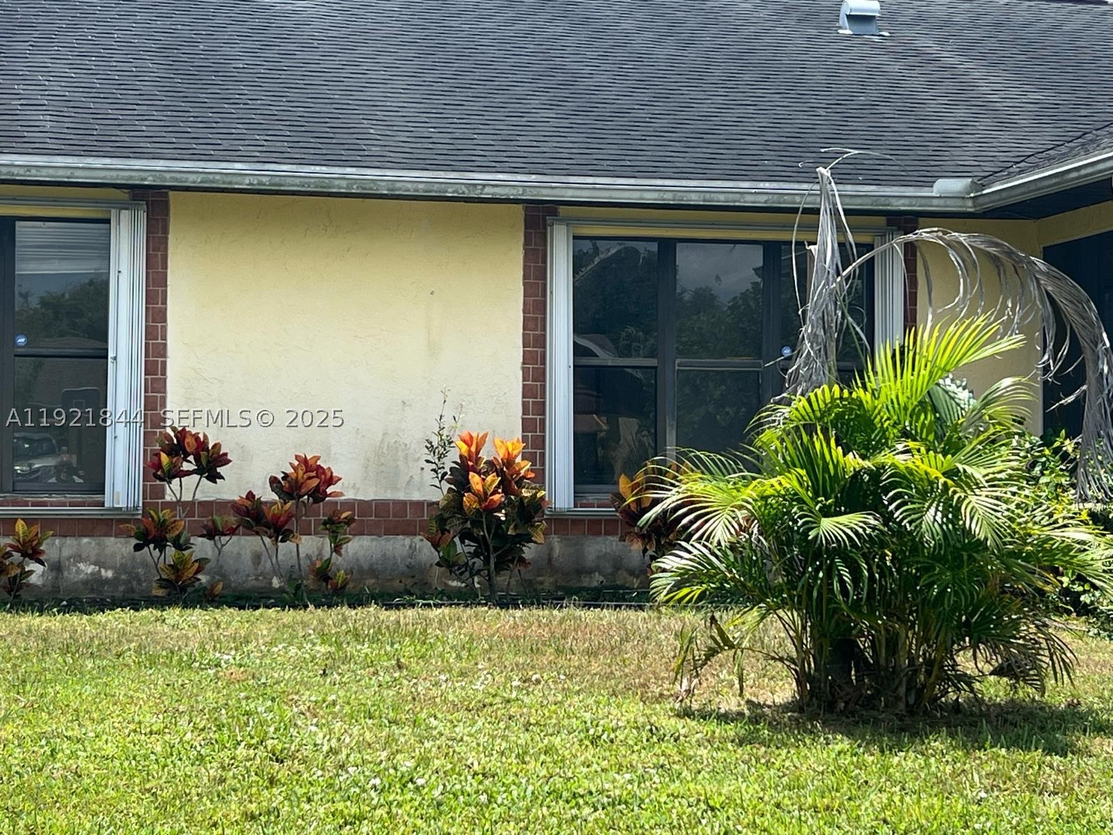 2410 Se Renick Ave Property Photo 6