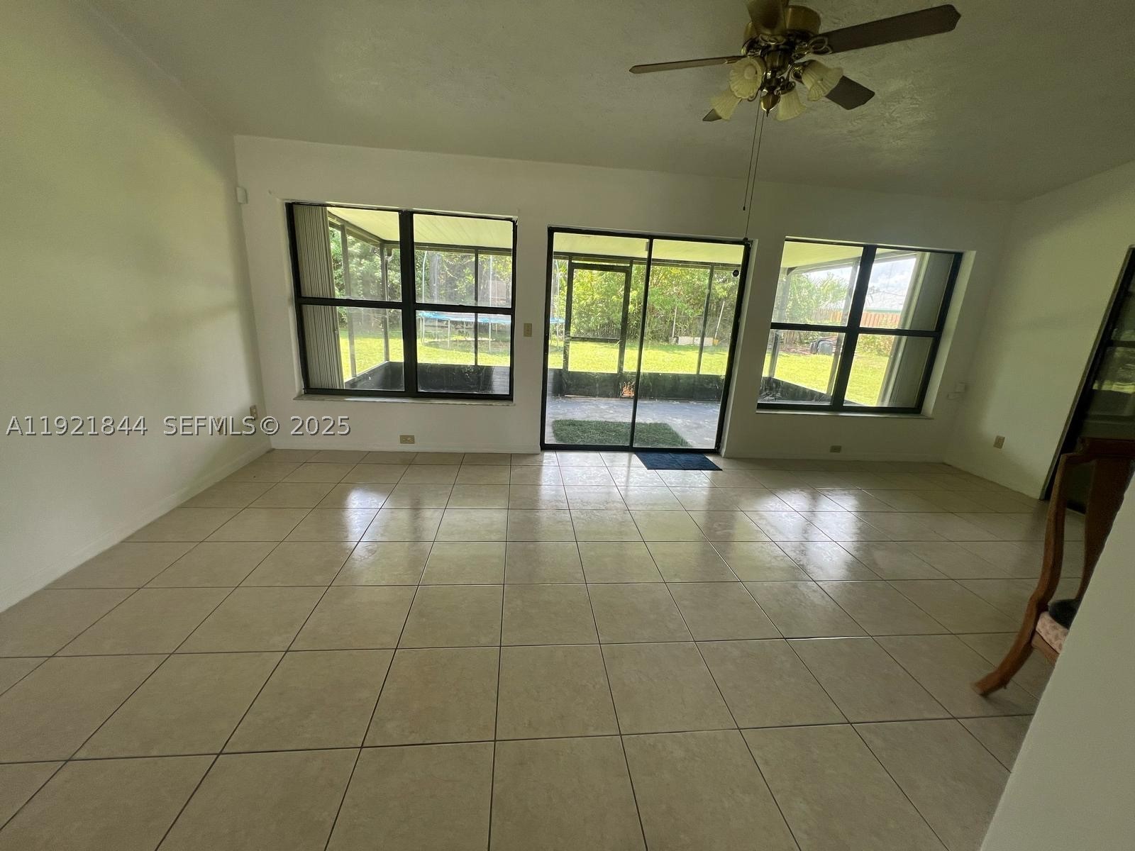 2410 Se Renick Ave Property Photo 7