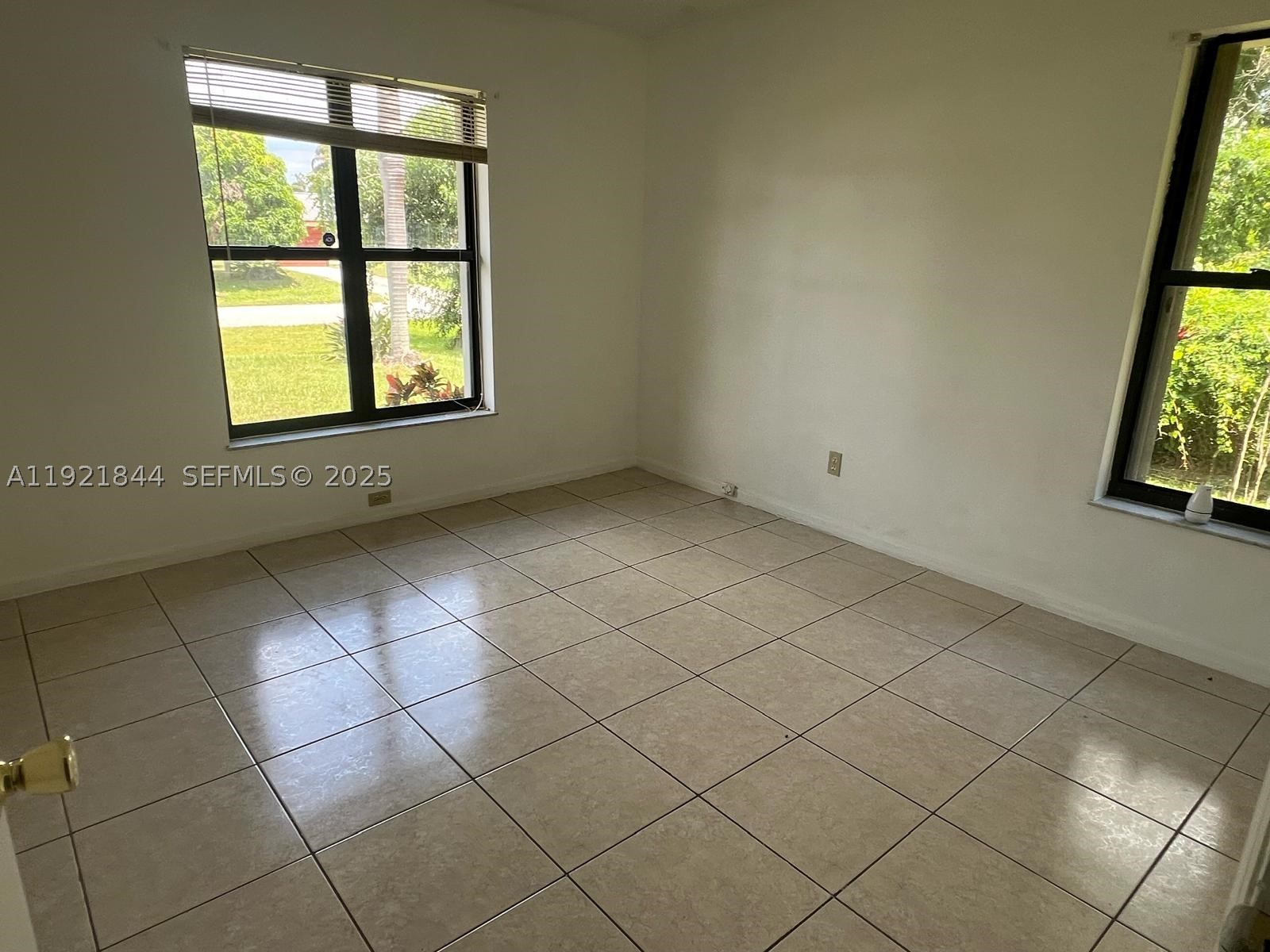 2410 Se Renick Ave Property Photo 13