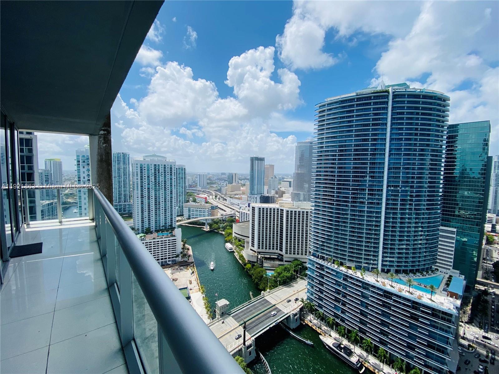 475 Brickell Ave 3715 Property Photo 2