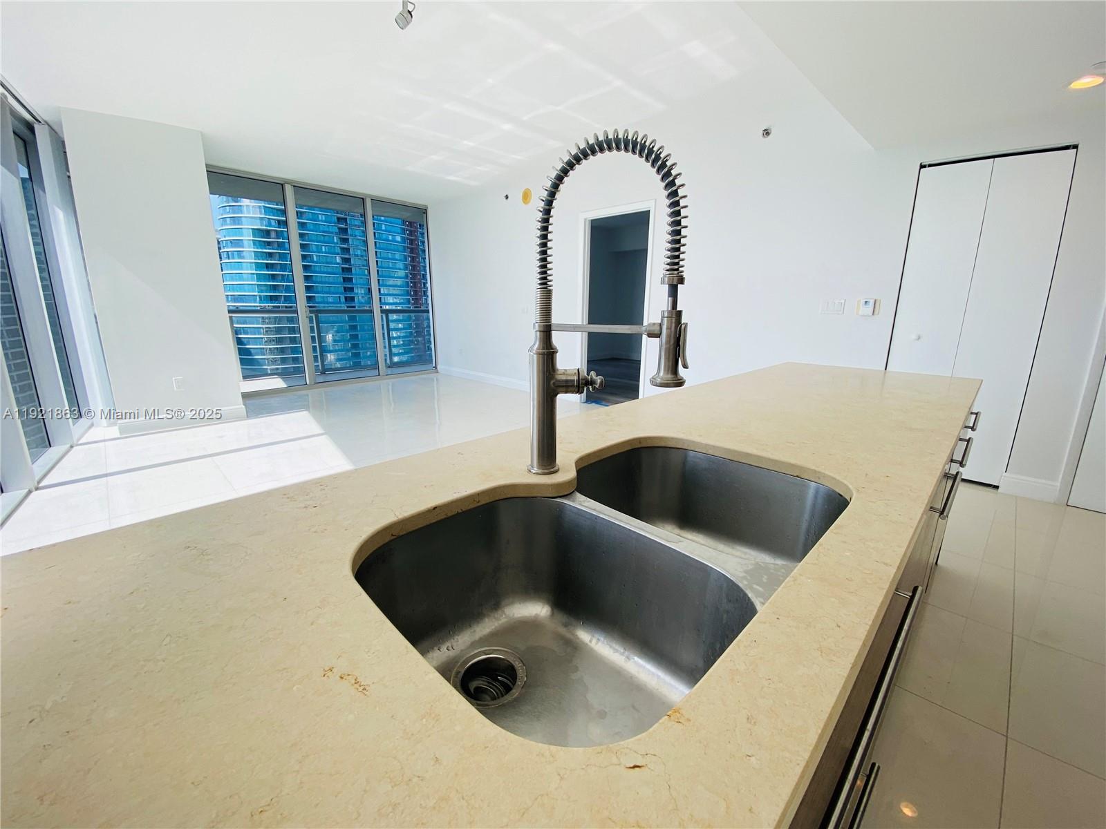 475 Brickell Ave 3715 Property Photo 6