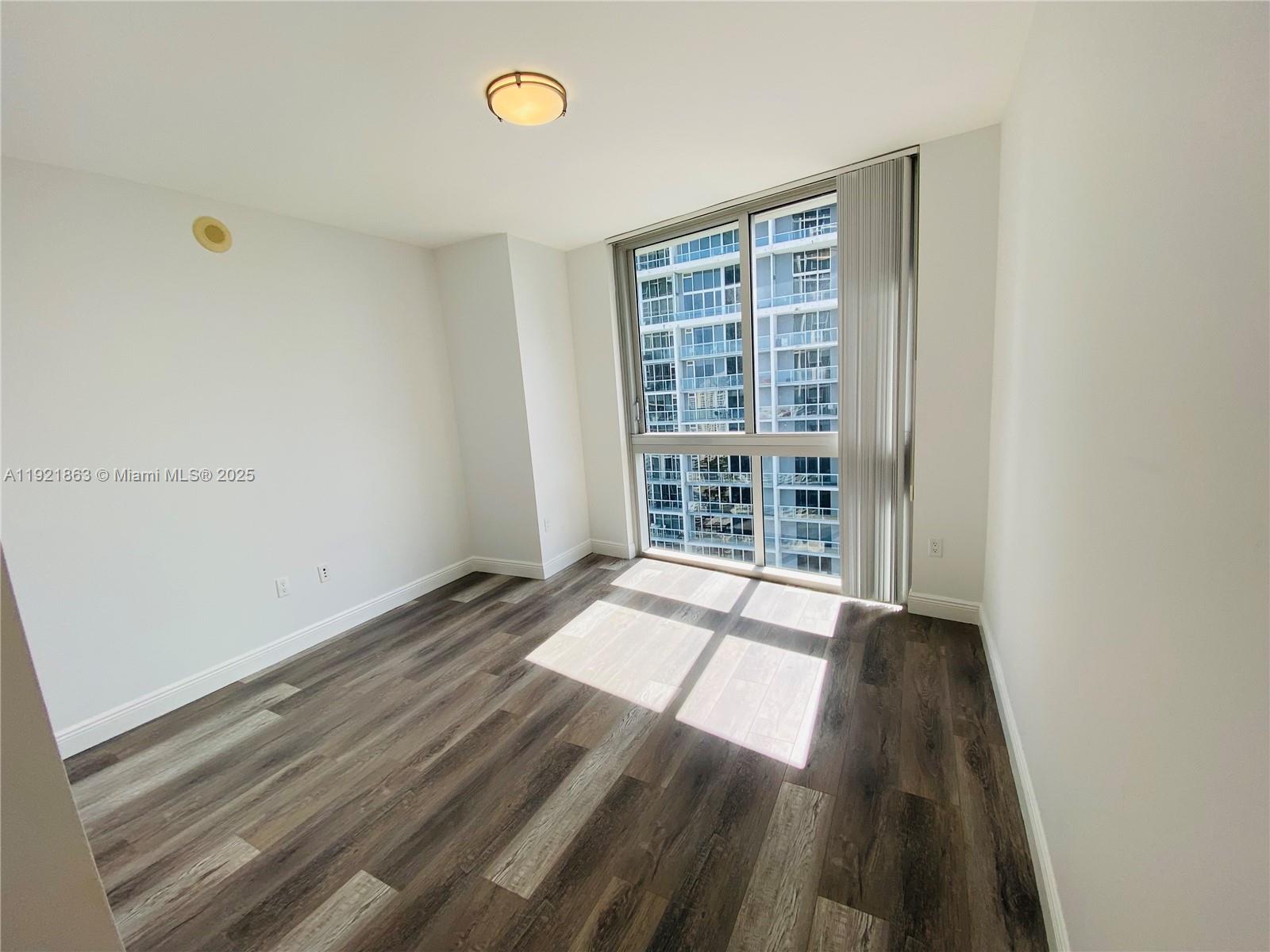 475 Brickell Ave 3715 Property Photo 9