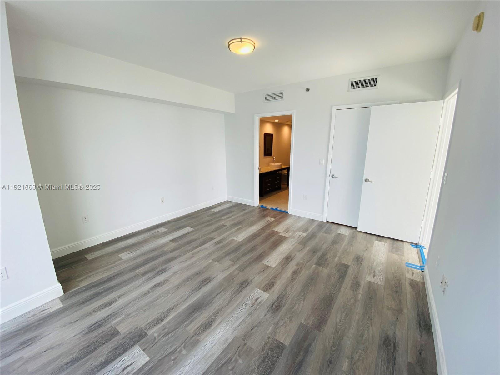475 Brickell Ave 3715 Property Photo 10