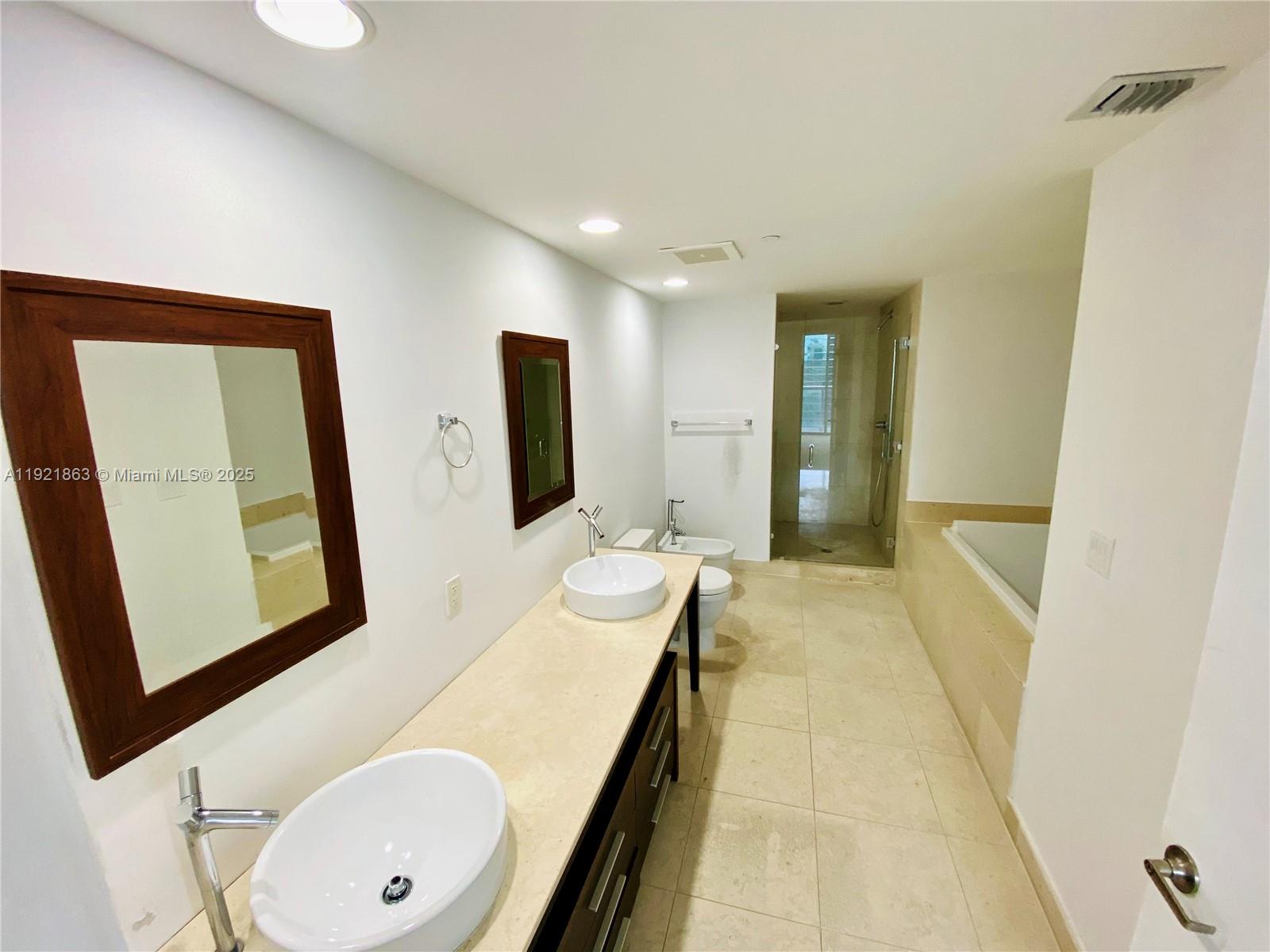 475 Brickell Ave 3715 Property Photo 13