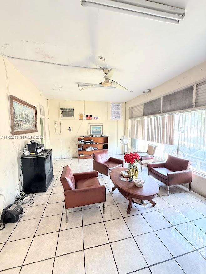 11851 W Dixie Hwy Property Photo 5