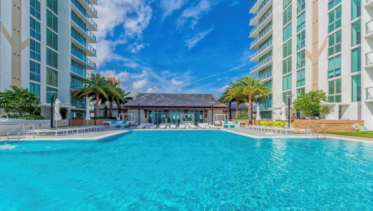 330 Sunny Isles Blvd 5-2002 Property Photo 4