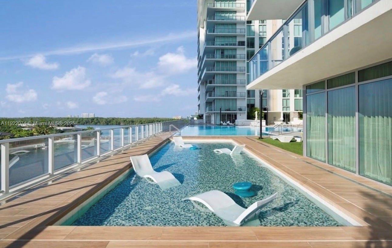 330 Sunny Isles Blvd 5-2002 Property Photo 7