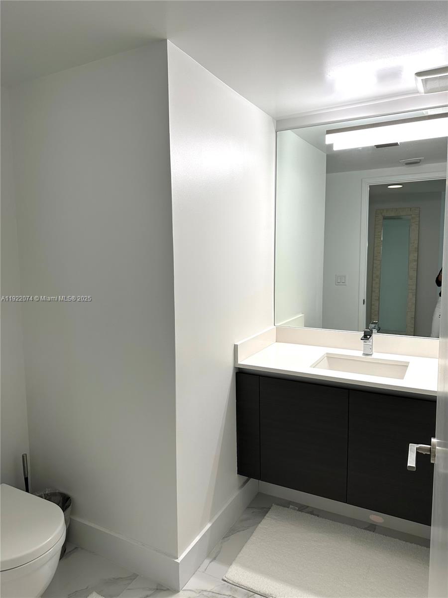 330 Sunny Isles Blvd 5-2002 Property Photo 13