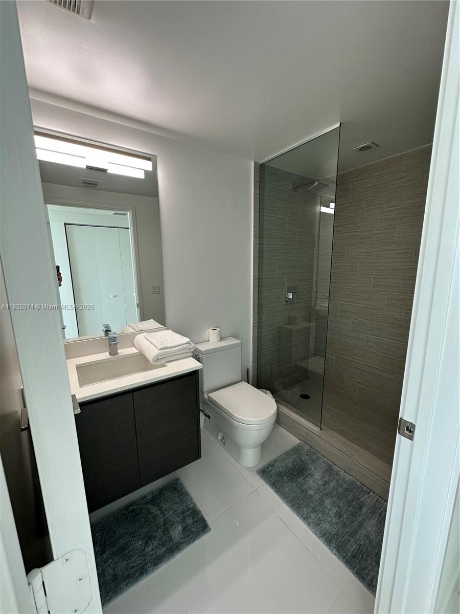 330 Sunny Isles Blvd 5-2002 Property Photo 38