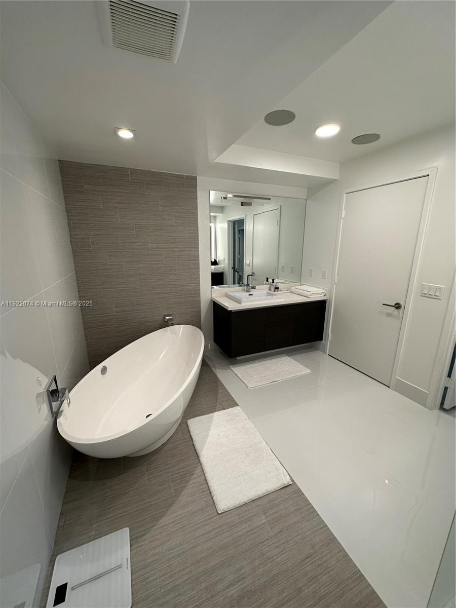 330 Sunny Isles Blvd 5-2002 Property Photo 51