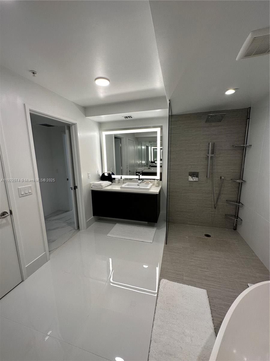 330 Sunny Isles Blvd 5-2002 Property Photo 52