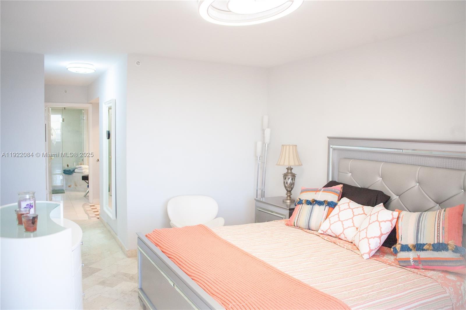 6301 Collins Ave 807 Property Photo 19