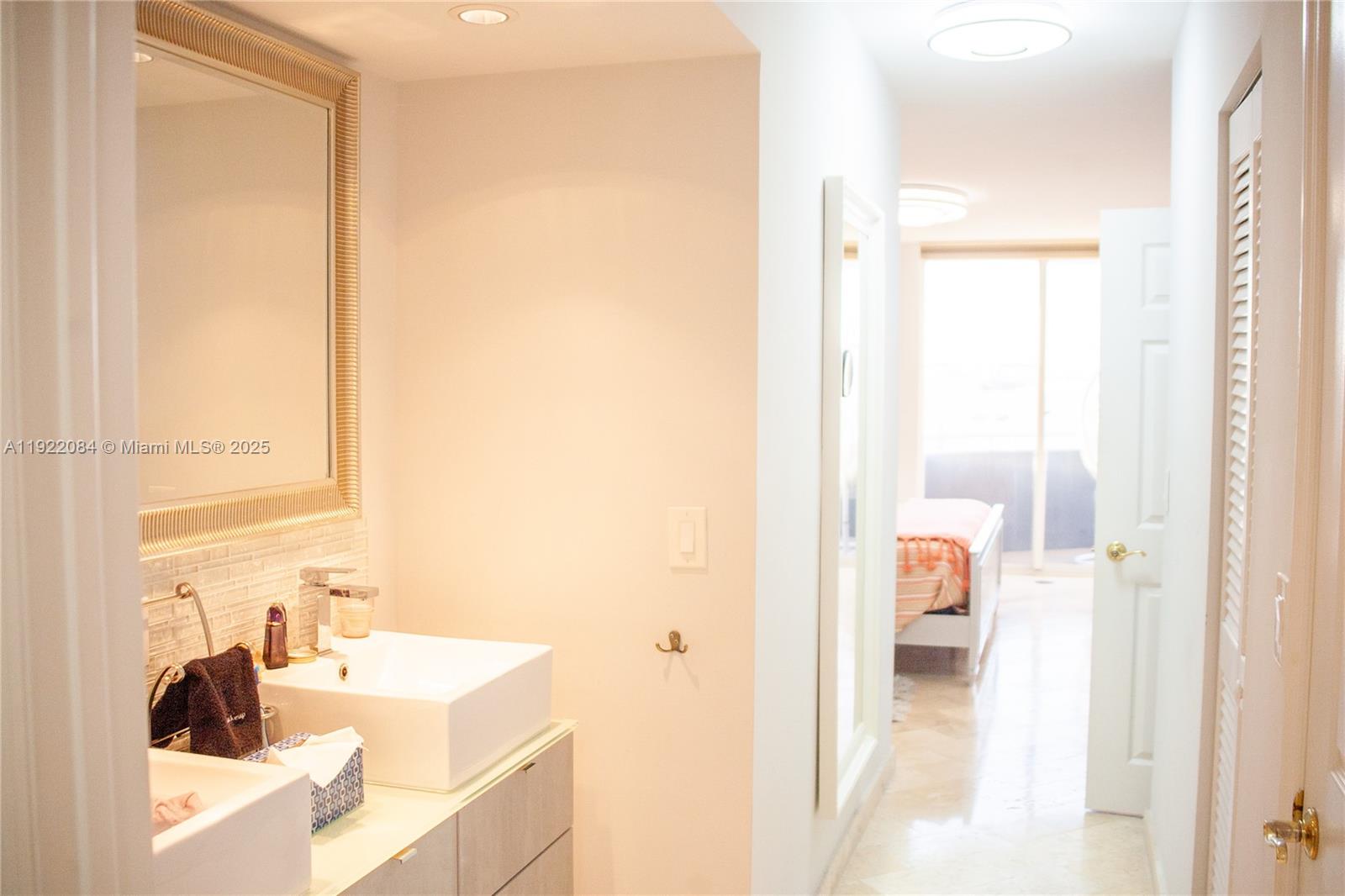 6301 Collins Ave 807 Property Photo 20