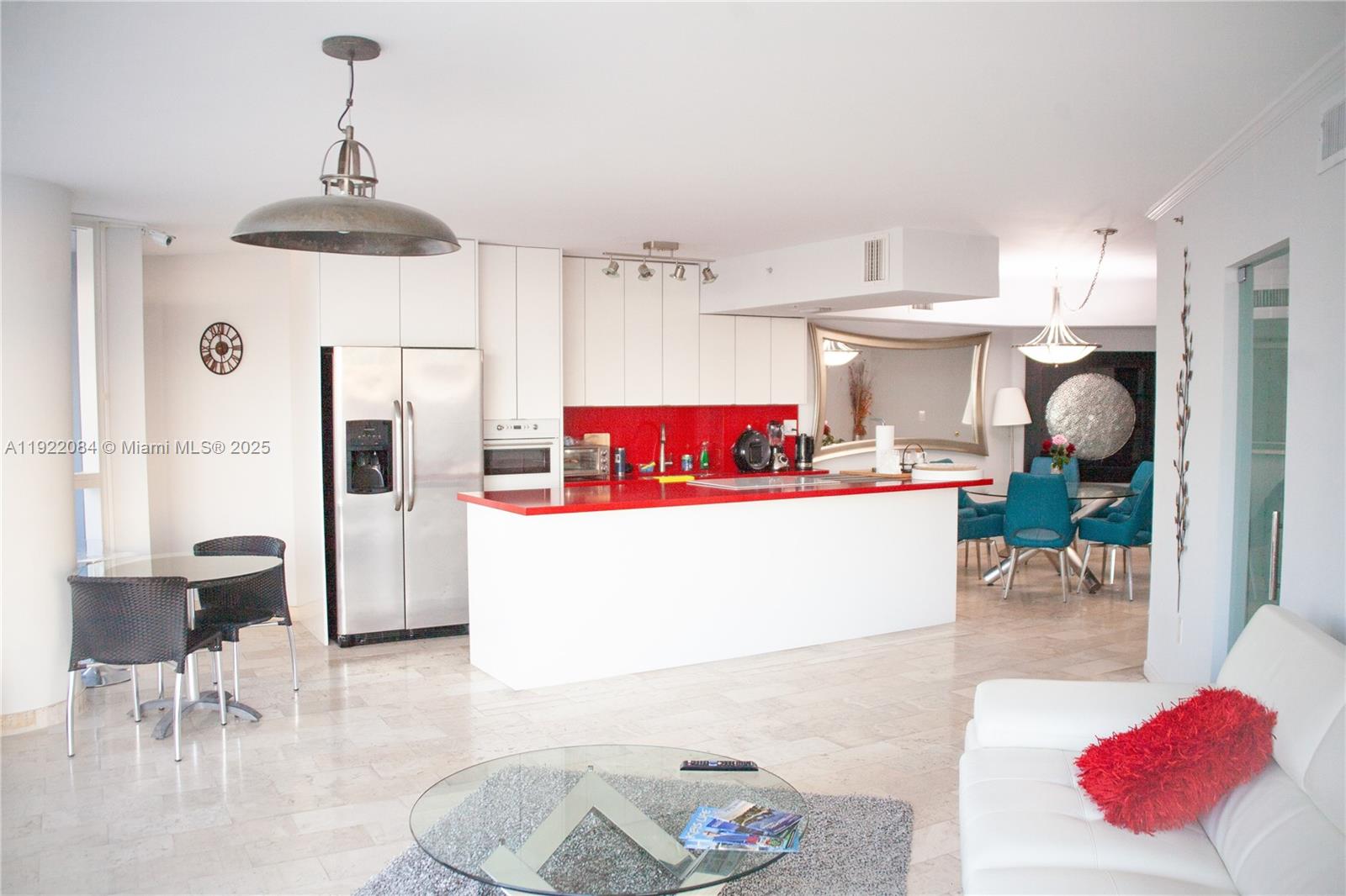 6301 Collins Ave 807 Property Photo 29