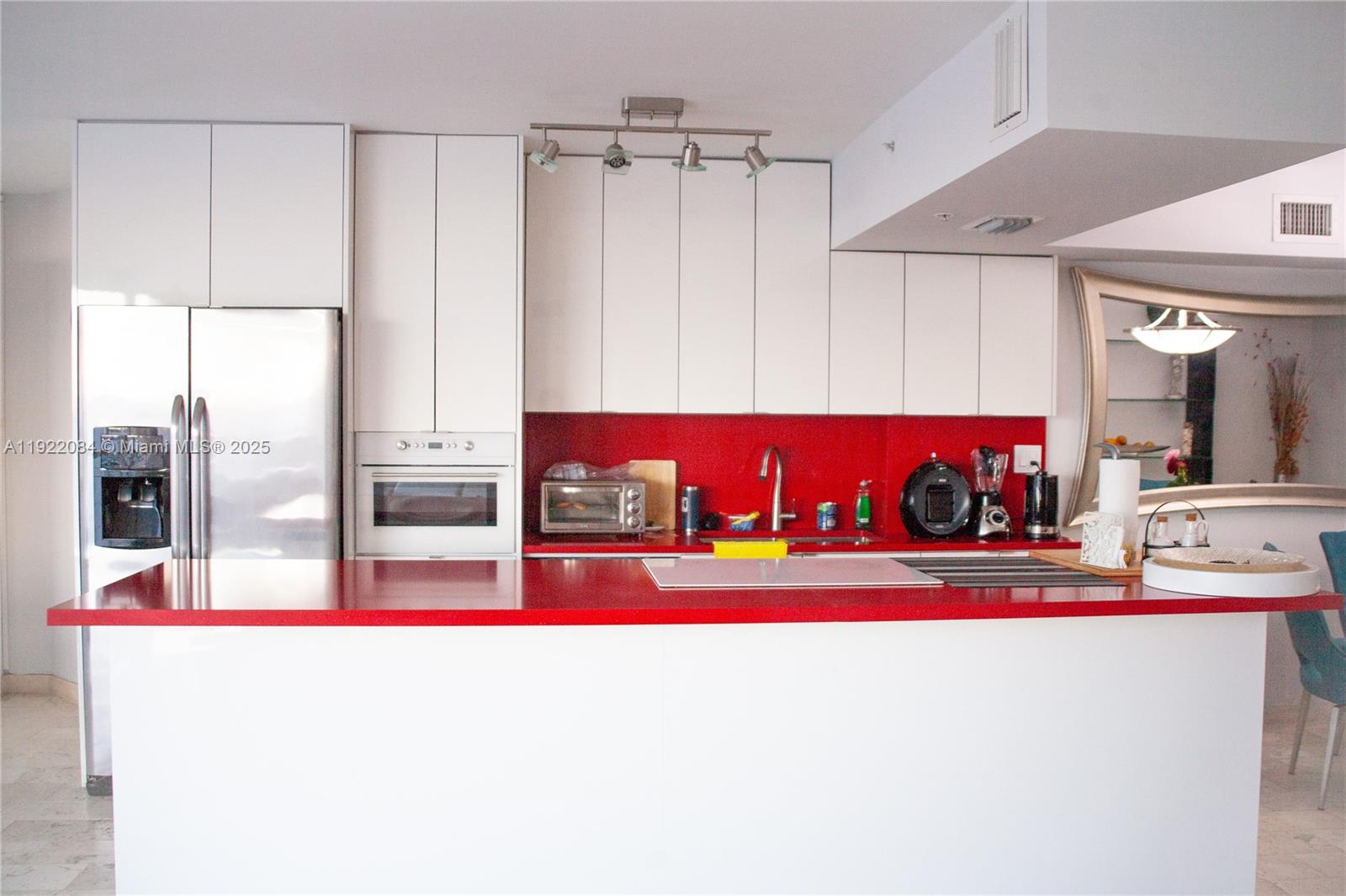 6301 Collins Ave 807 Property Photo 35