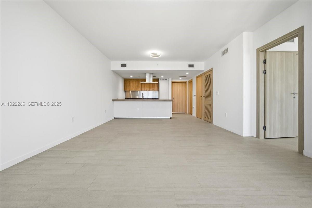 1000 Brickell Plz 3211 Property Photo 58