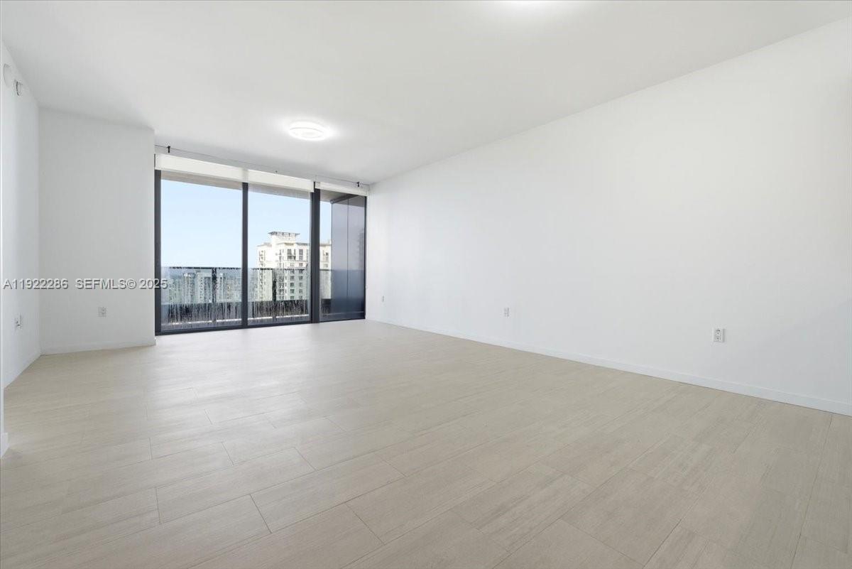 1000 Brickell Plz 3211 Property Photo 73