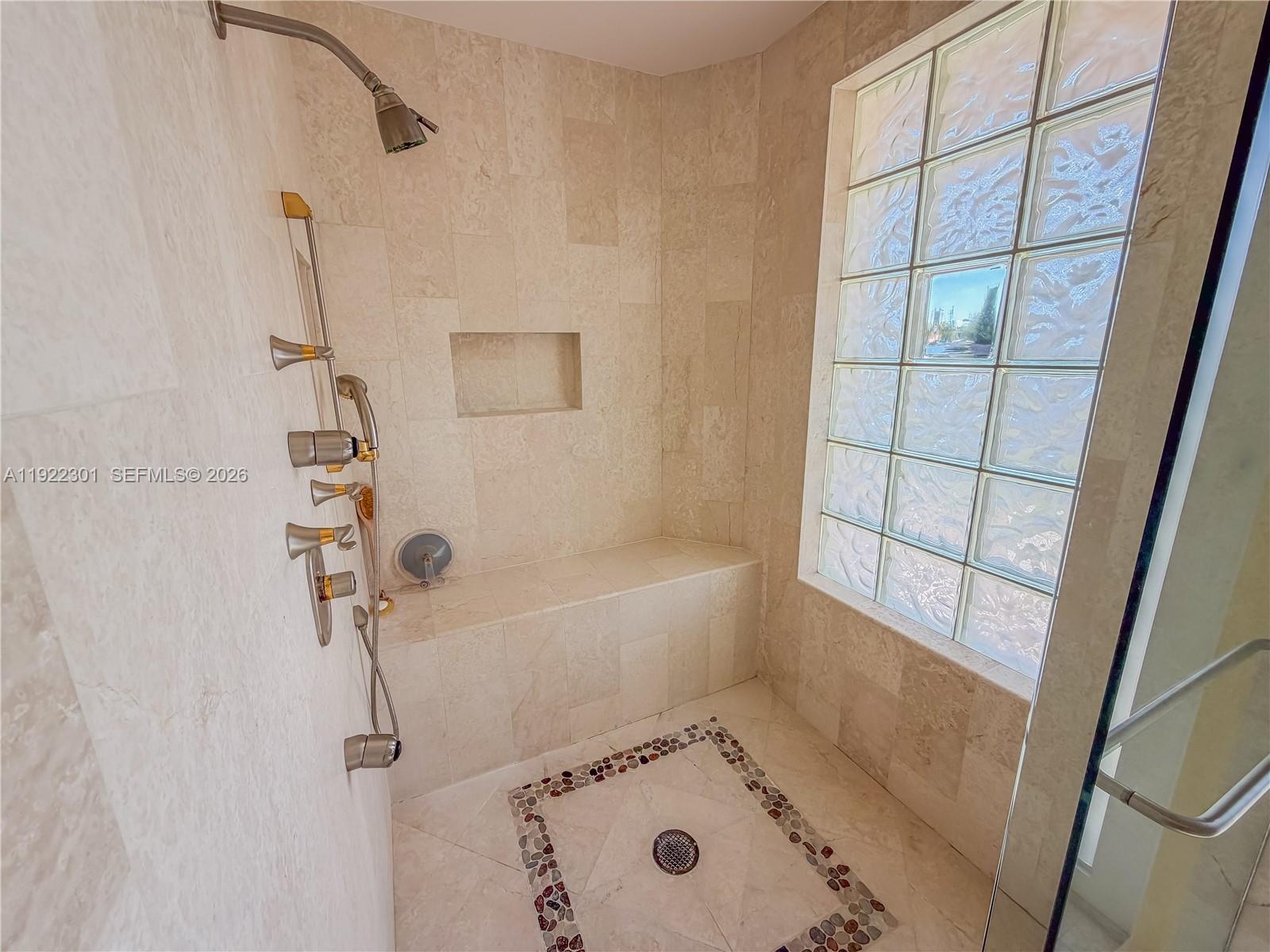 3220 Ne 165th St Property Photo 11