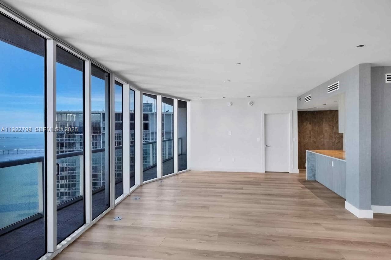 465 Brickell Ave 5701 Property Photo 8