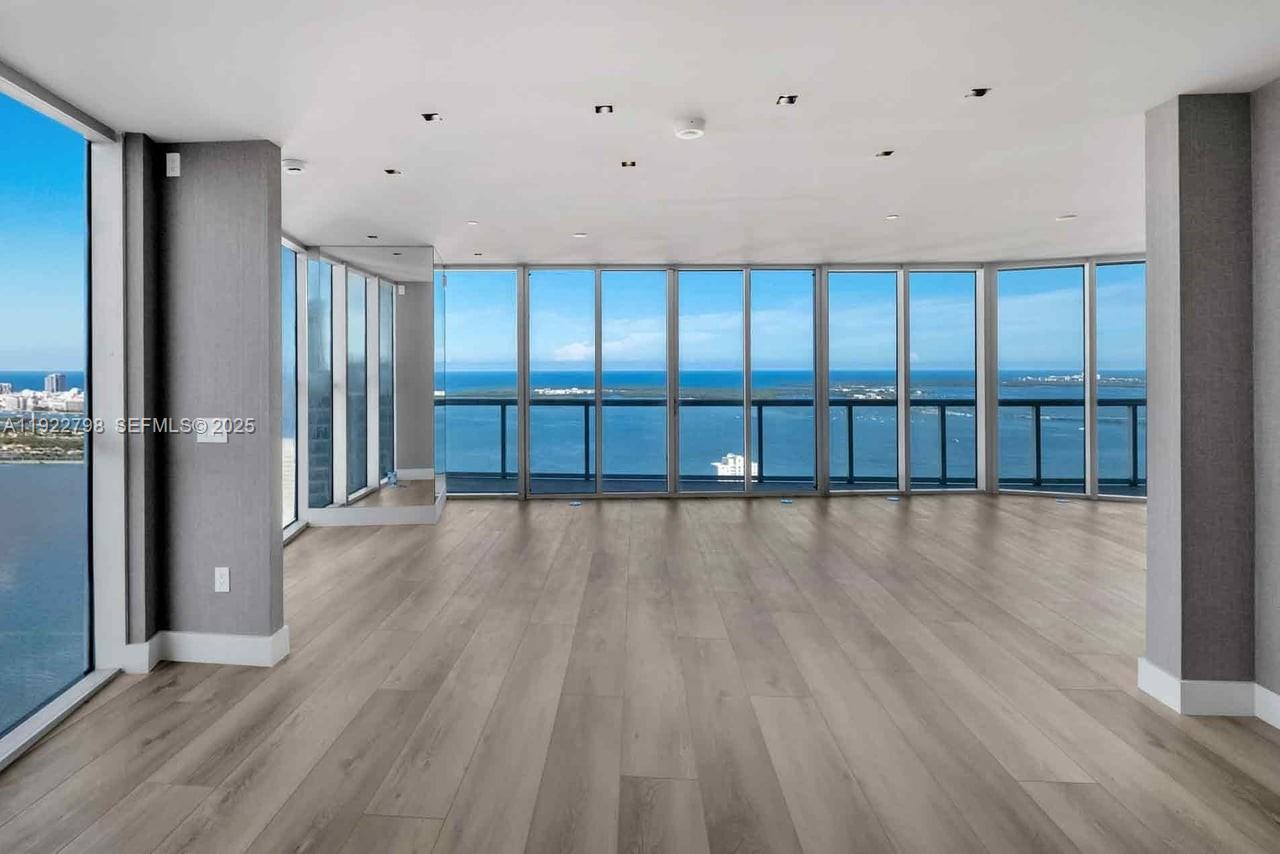 465 Brickell Ave 5701 Property Photo 9