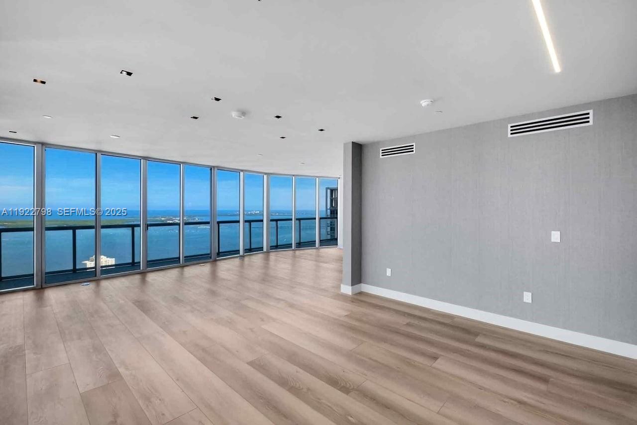 465 Brickell Ave 5701 Property Photo 10