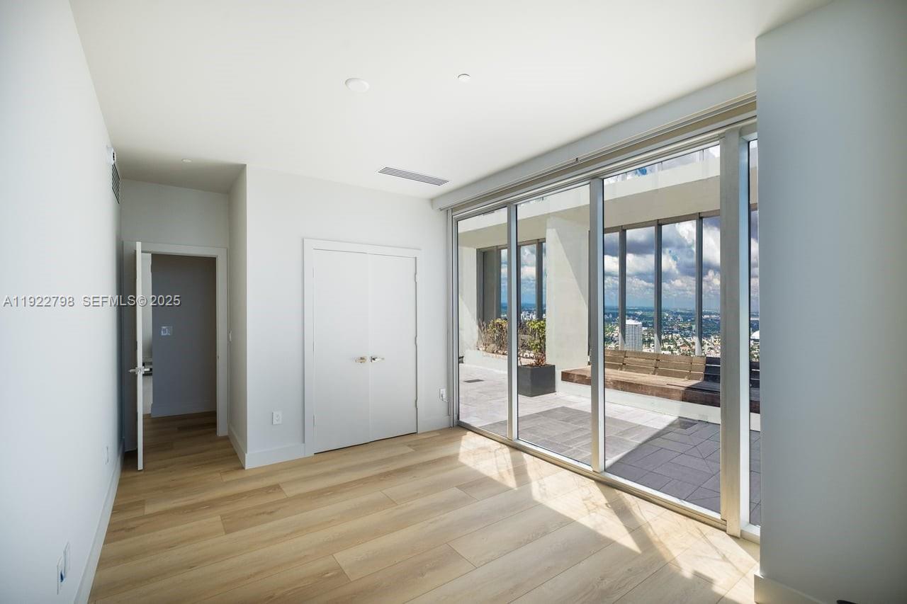 465 Brickell Ave 5701 Property Photo 17