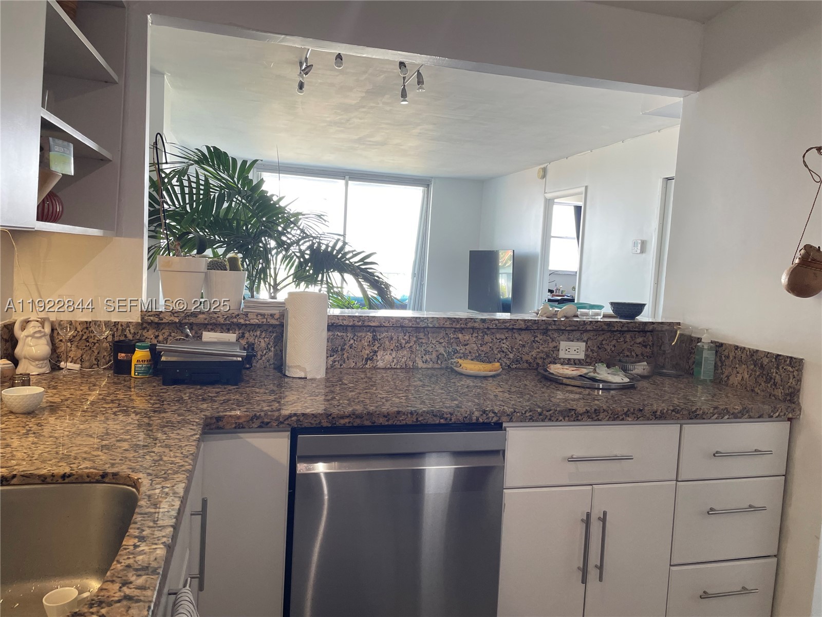 6900 Bay Dr 7a Property Photo 6