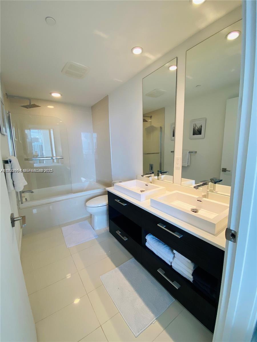 55 Sw 9th St 3001 Property Photo 18