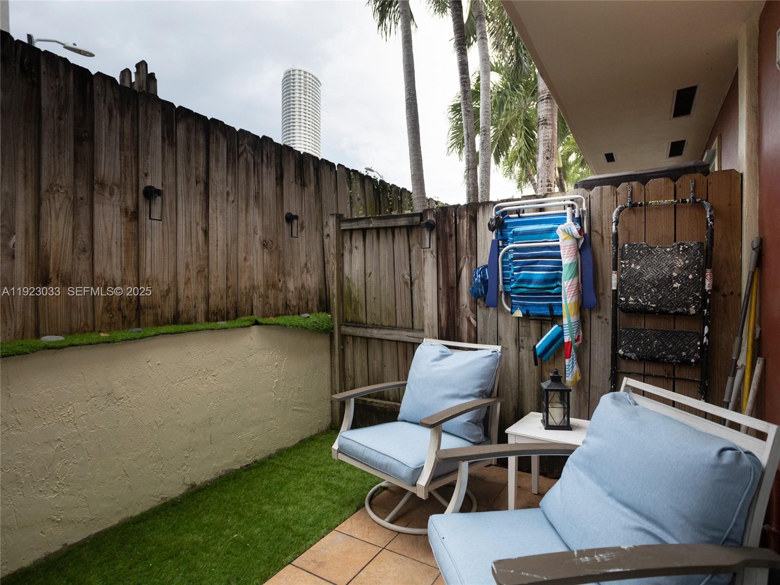 437 Sw 3rd St 2 Property Photo 19