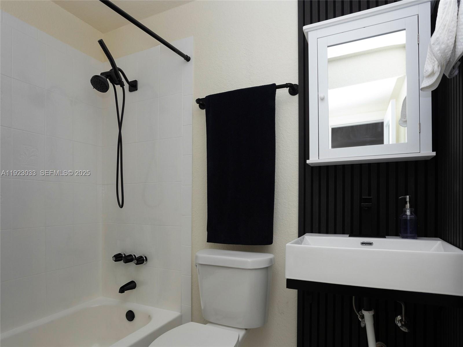 437 Sw 3rd St 2 Property Photo 29
