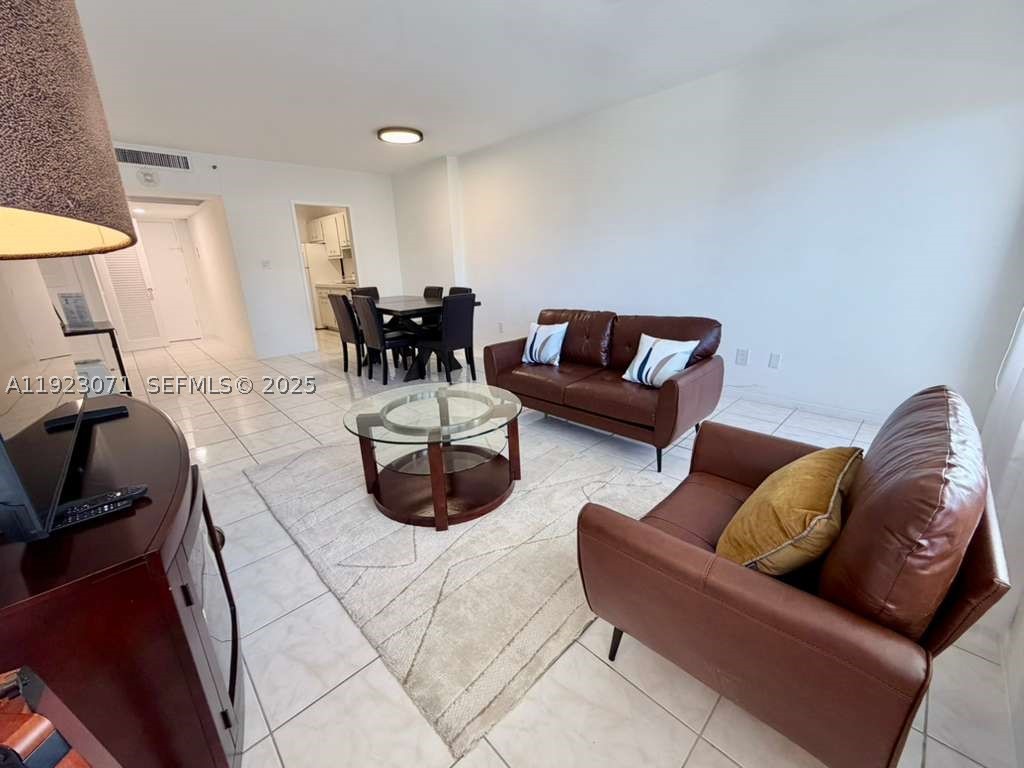 100 Lincoln Rd 541 Property Photo 4