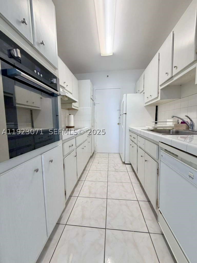 100 Lincoln Rd 541 Property Photo 9