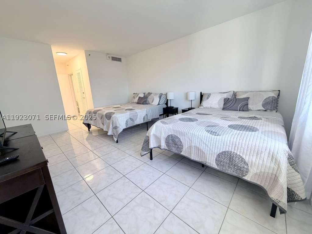 100 Lincoln Rd 541 Property Photo 12